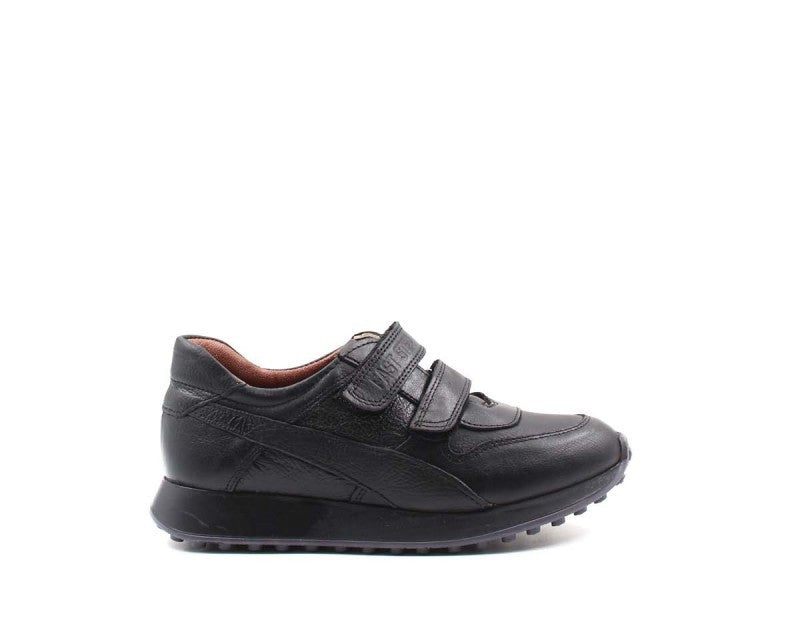 EN: Fast Step durable boys shoes with padded insole and non-slip outsole
AR: حذاء أولاد من Fast Step مبطّن بنعل مانع للانزلاق