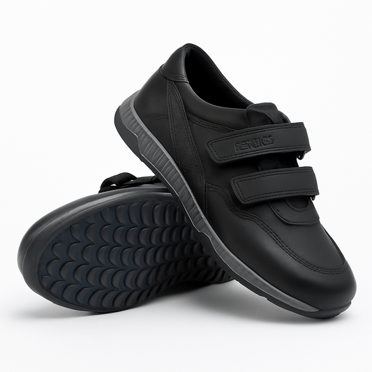 EN: Black leather school shoes for boys with velcro and buckle – Tekiner brand
AR: أحذية مدرسية أولادي جلدية سوداء بشرائط لاصقة ومشبك – ماركة تكينر
