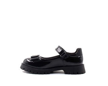 EN: Fast Step black shiny dress shoes for girls
AR: حذاء بناتي لامع من Fast Step
