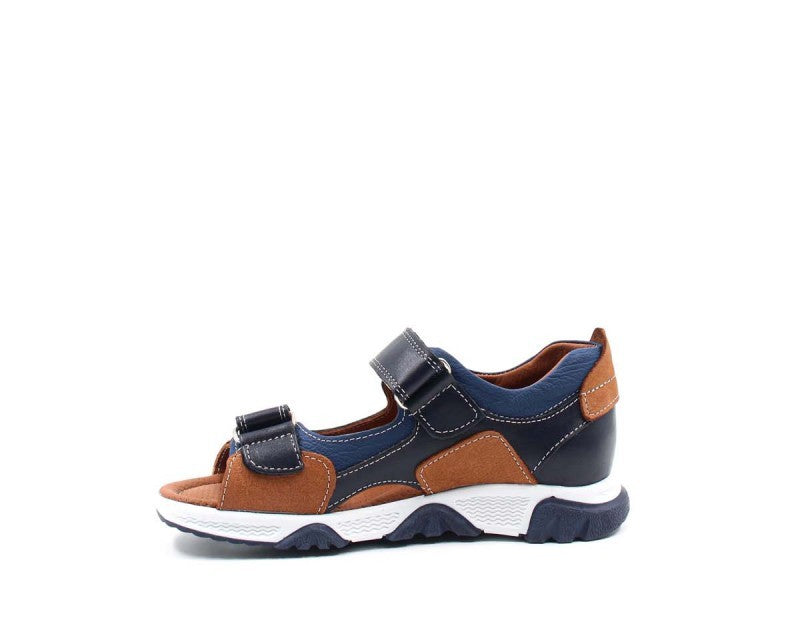 EN: Non-slip rubber sole of Fast Step sandals – boys’ summer shoes Egypt
AR: نعل مطاطي غير قابل للانزلاق لصنادل فاست ستيب – أحذية أولادي صيفية مصر
